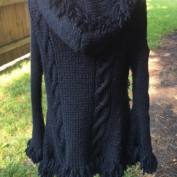 Sweater - Picture 4 of 4